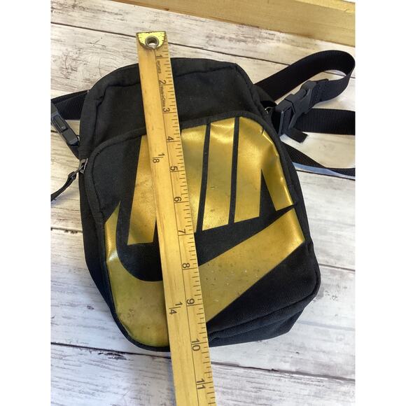 Nike Sportswear Heritage Shoulder Bag Messenger Handbag Front Pouch - Picture 5 of 5